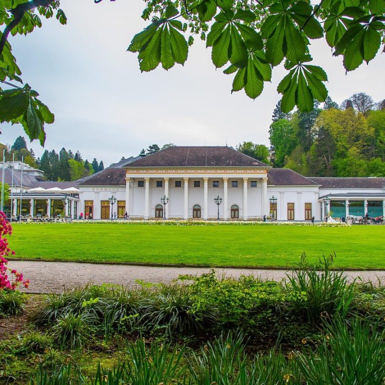 Residenzschloss Ludwigsburg – Übersetzungsbüro für beglaubigte Türkisch ⇔ Deutsch Übersetzungen
