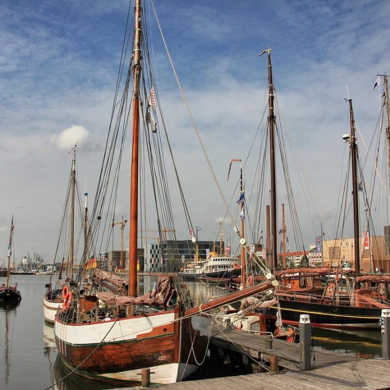 Traditionsschiffe im Hafen Bremerhaven – Beglaubigte Übersetzung Türkisch ⇔ Deutsch in Bremerhaven