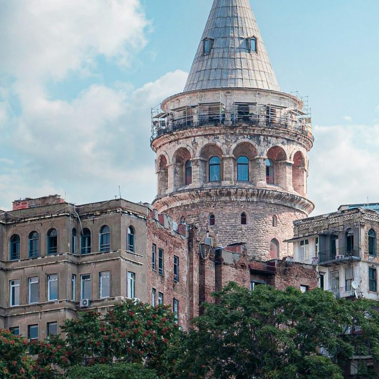 Mahkeme için yeminli tercüman