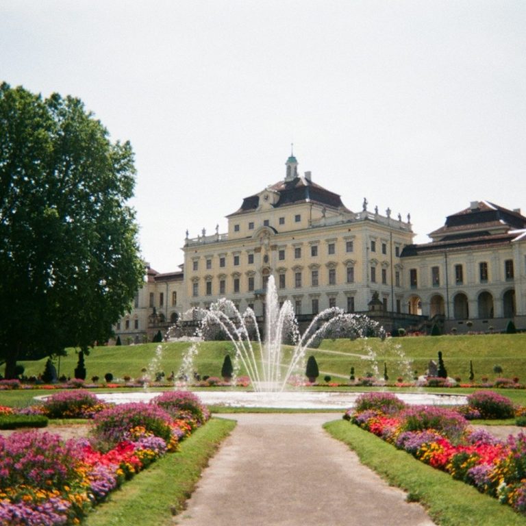 Residenzschloss Ludwigsburg – Übersetzungsbüro für beglaubigte Türkisch ⇔ Deutsch Übersetzungen